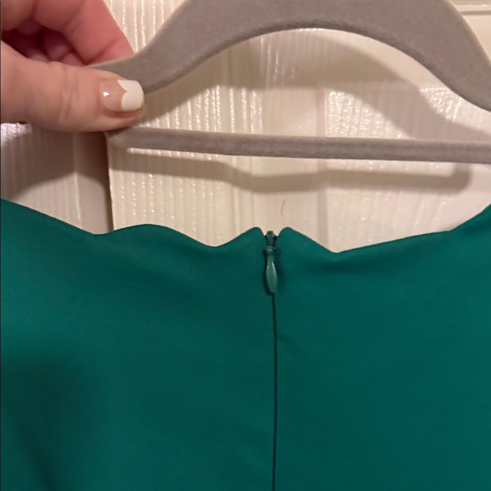 Green Shift Dress with lovely scalloped neckline. - Picture 7 of 10